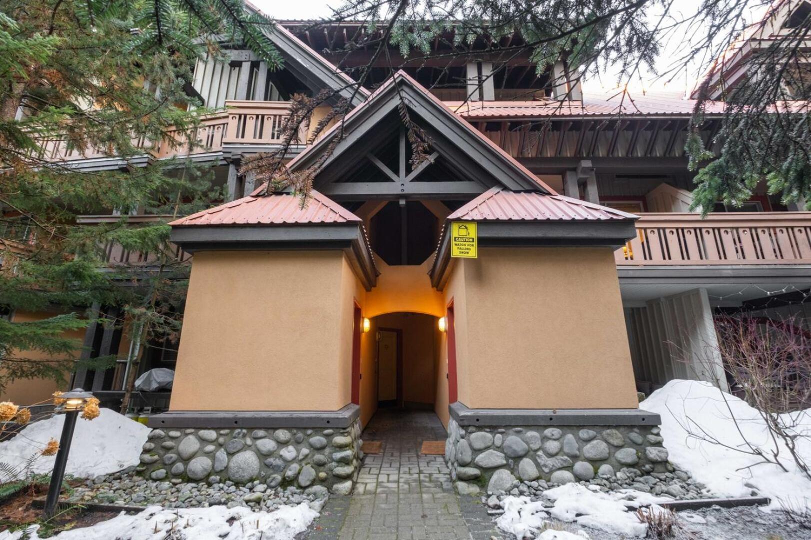 Sunpath By Outpost Whistler Villa Exterior photo