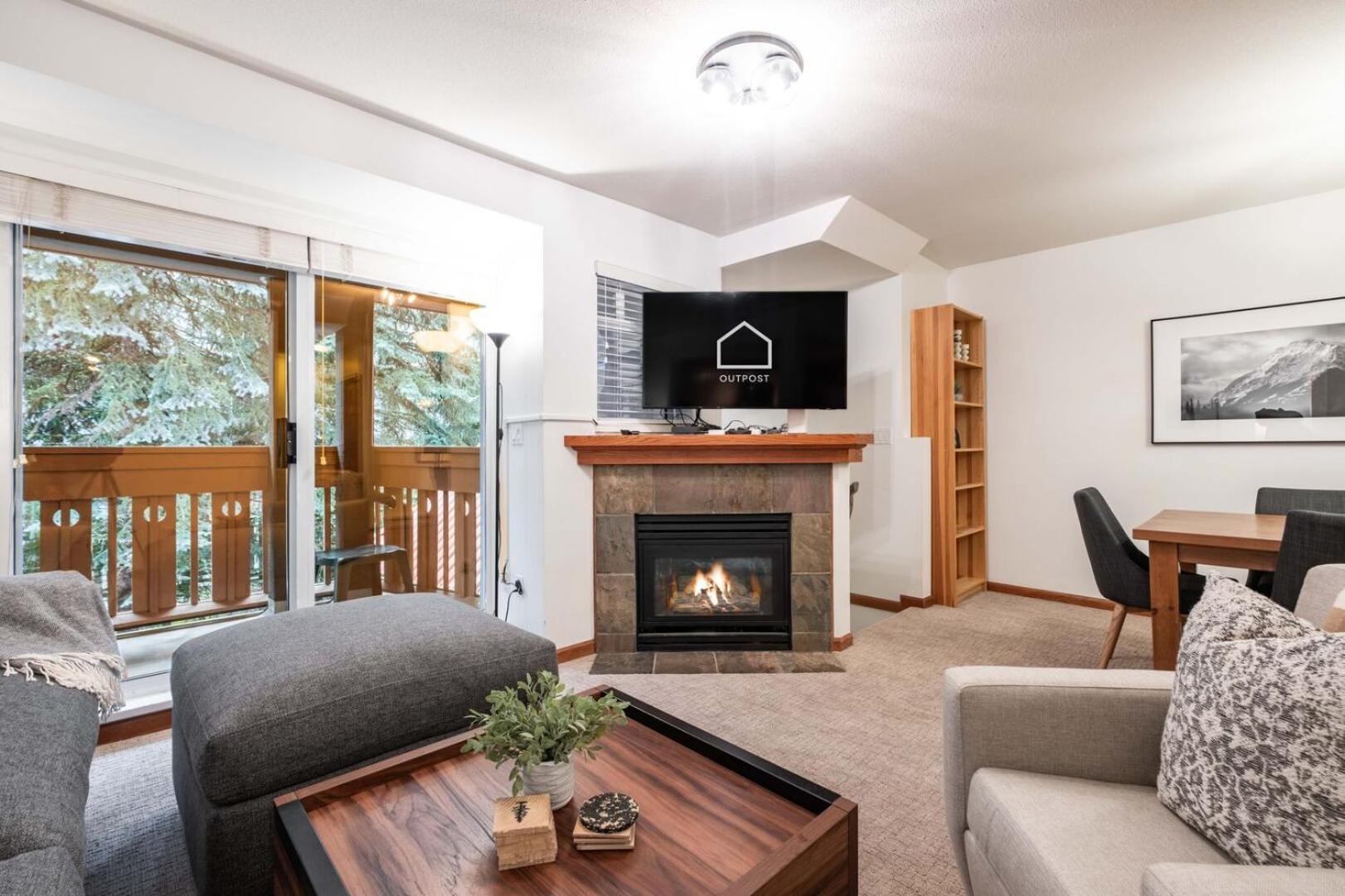 Sunpath By Outpost Whistler Villa Exterior photo